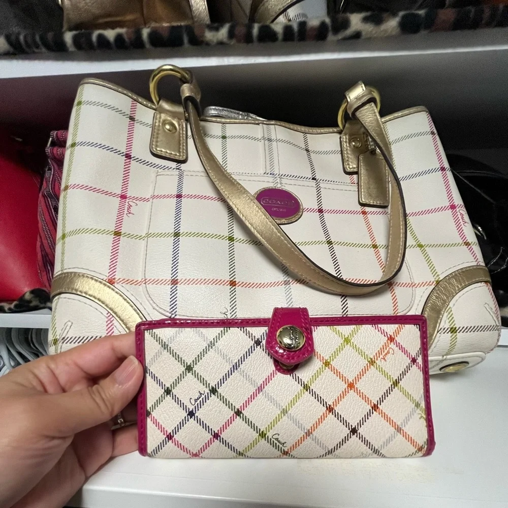 Coach wallet - Picture 1 of 5